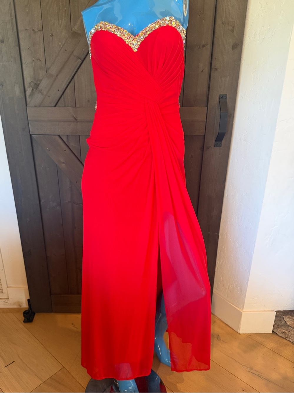 Authentic La Femme Red Strapless Gown with Sweatheart Neckline and Crossed Back - Picture 7 of 13
